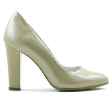 Women stylish, elegant shoes 1214 patent beige02