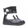 Small children boots 20c black+white