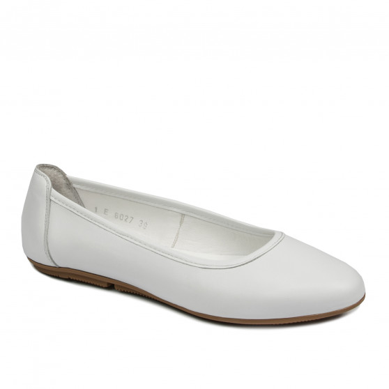Women dancers 6027 white