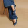 Women dancers 1309 blue jeans