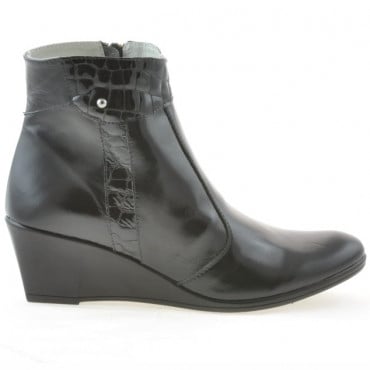 Women boots 239 patent black