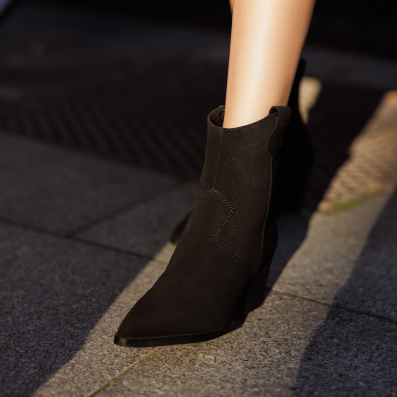 Ghete cu toc dama 1411 negru velur lifestyle