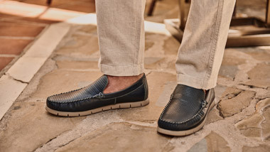 Mocasinii pentru barbati: Stil modern si confort cu fiecare pas