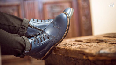 Ce faci dacă picături de dezinfectant ajung pe pantofii tăi